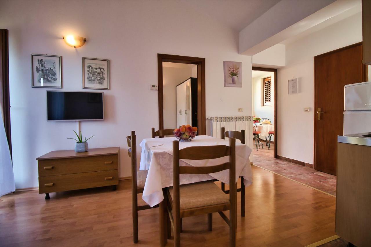 Apartments Si Rovinj Exterior photo